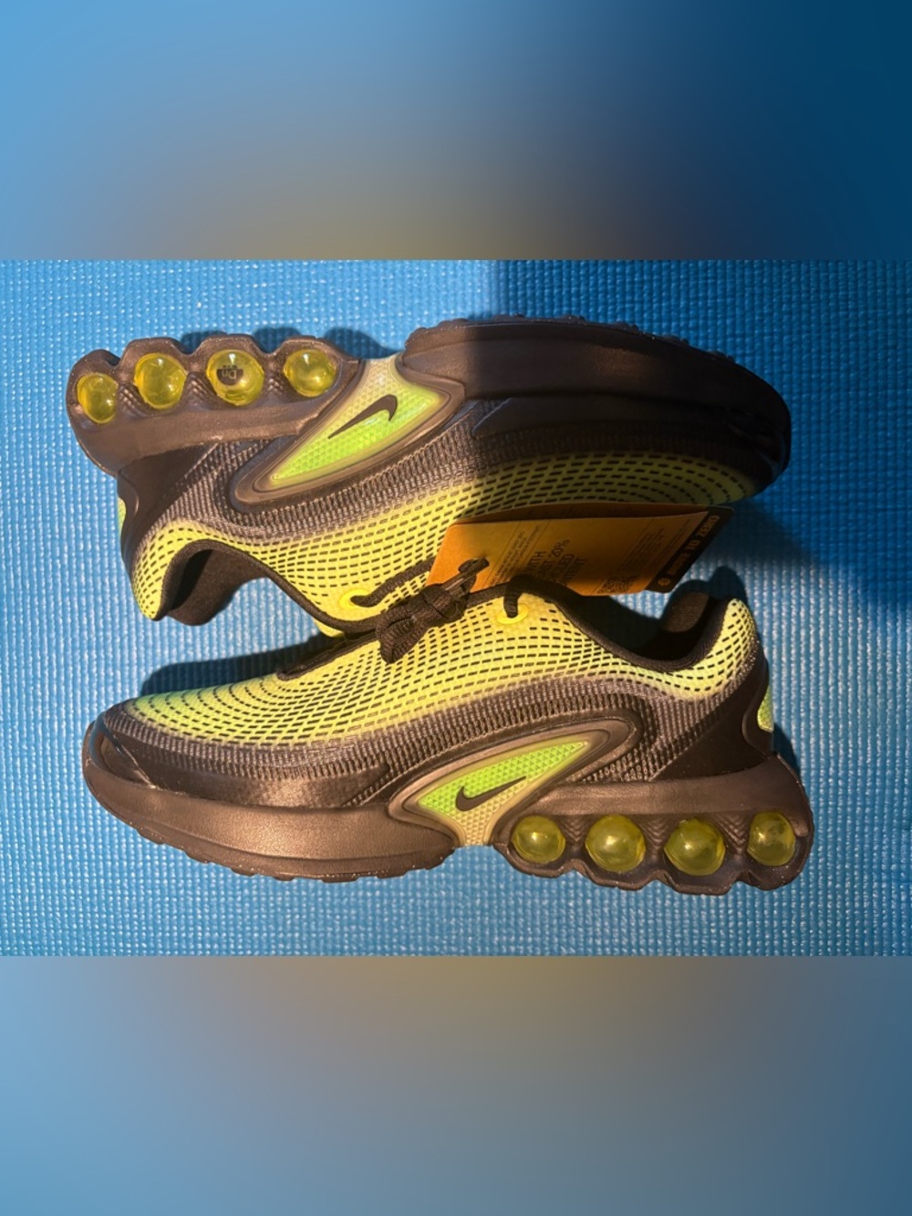 Nike Air Max DN Volt Black GS 6Y (Women’s 7.5–8) NEW w/ Tags